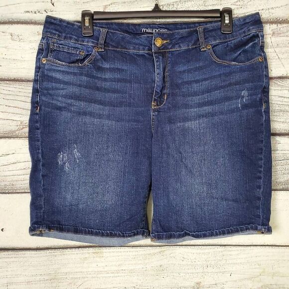 Maurices Medium Wash Denim Shorts Women’s Size 20 Plus Stretch Jean Cuffed - Picture 1 of 7